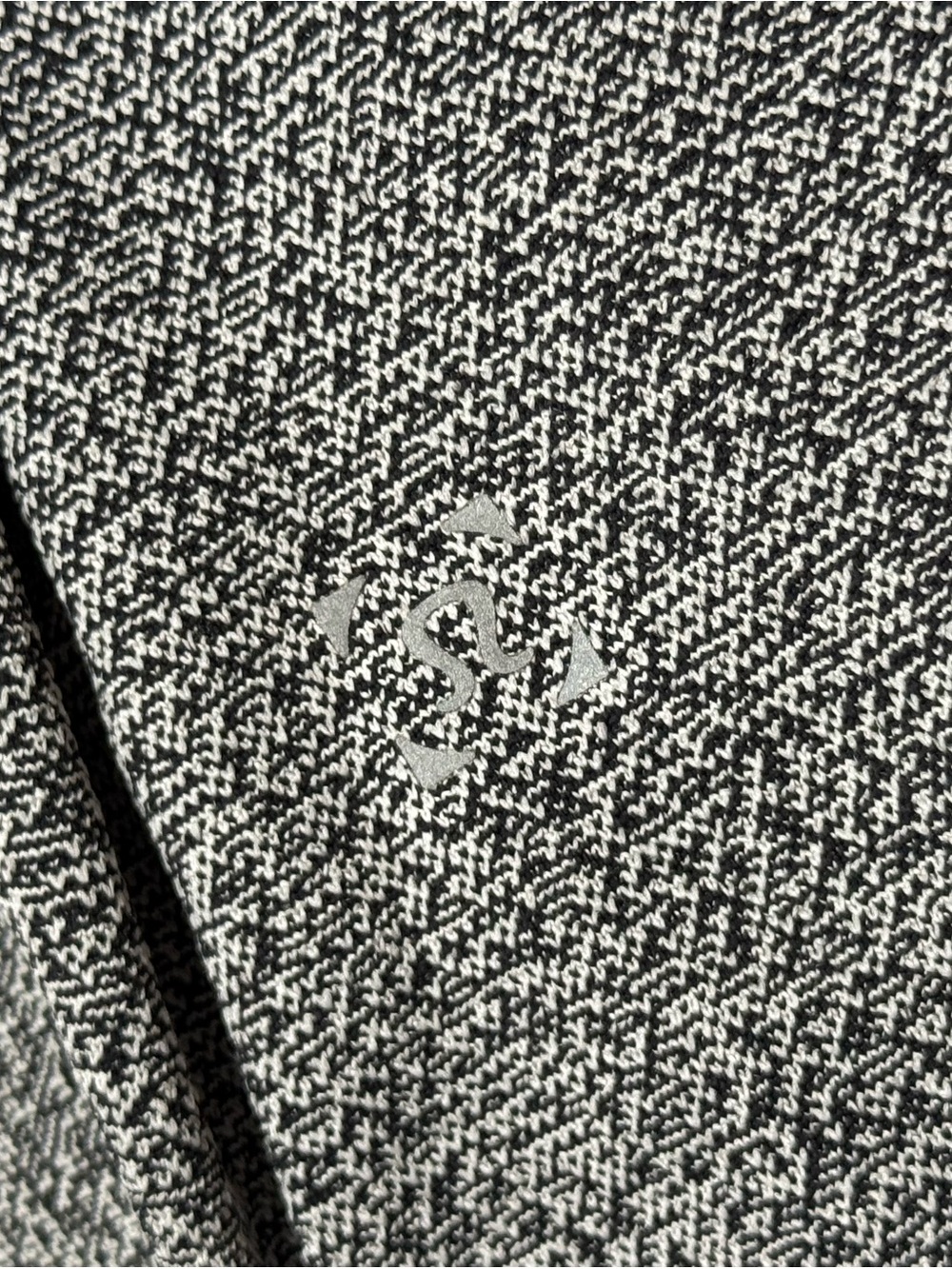 Lululemon Hoodie Mens Medium Gray Black Heather Hooded Surge 1/2 Zip Pullover - Picture 6 of 8
